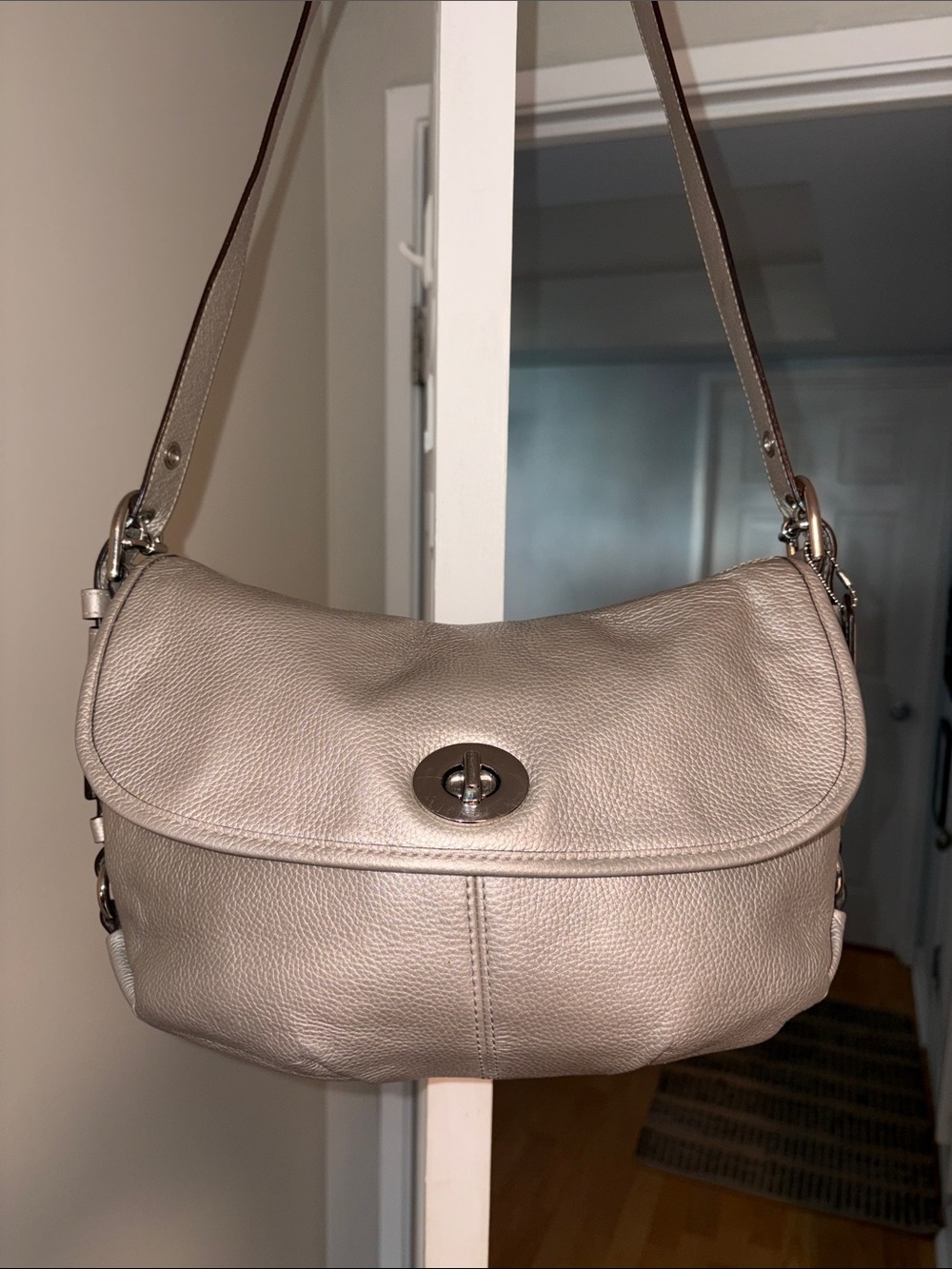Coach Legacy Y2K Silver Flap Bag Purse Handbag Shoulder Bag EUC.